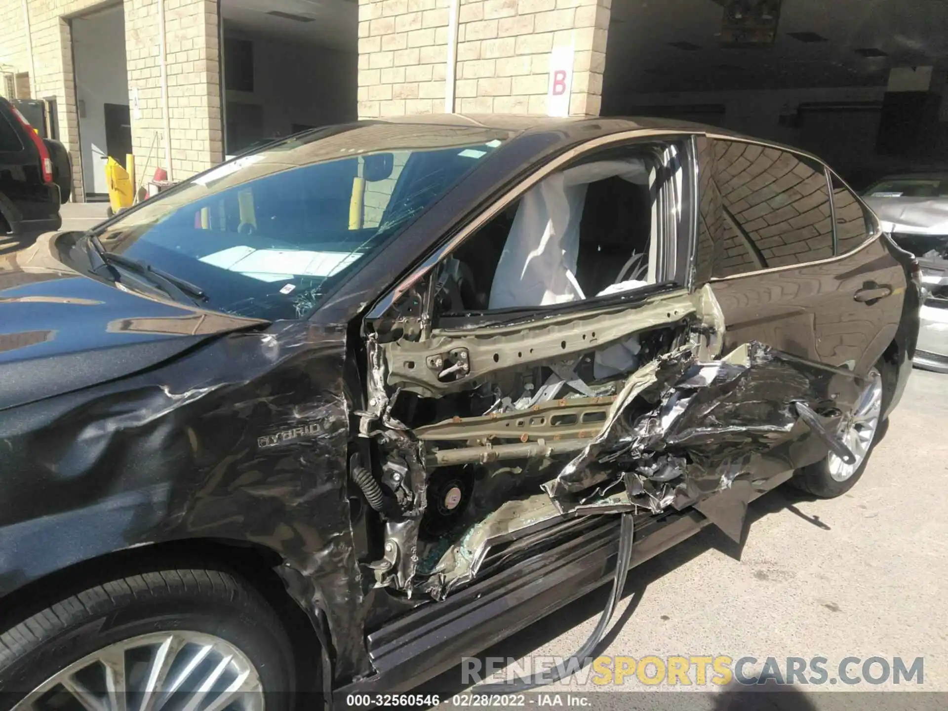 6 Photograph of a damaged car 4T1F31AK0LU542358 TOYOTA CAMRY 2020