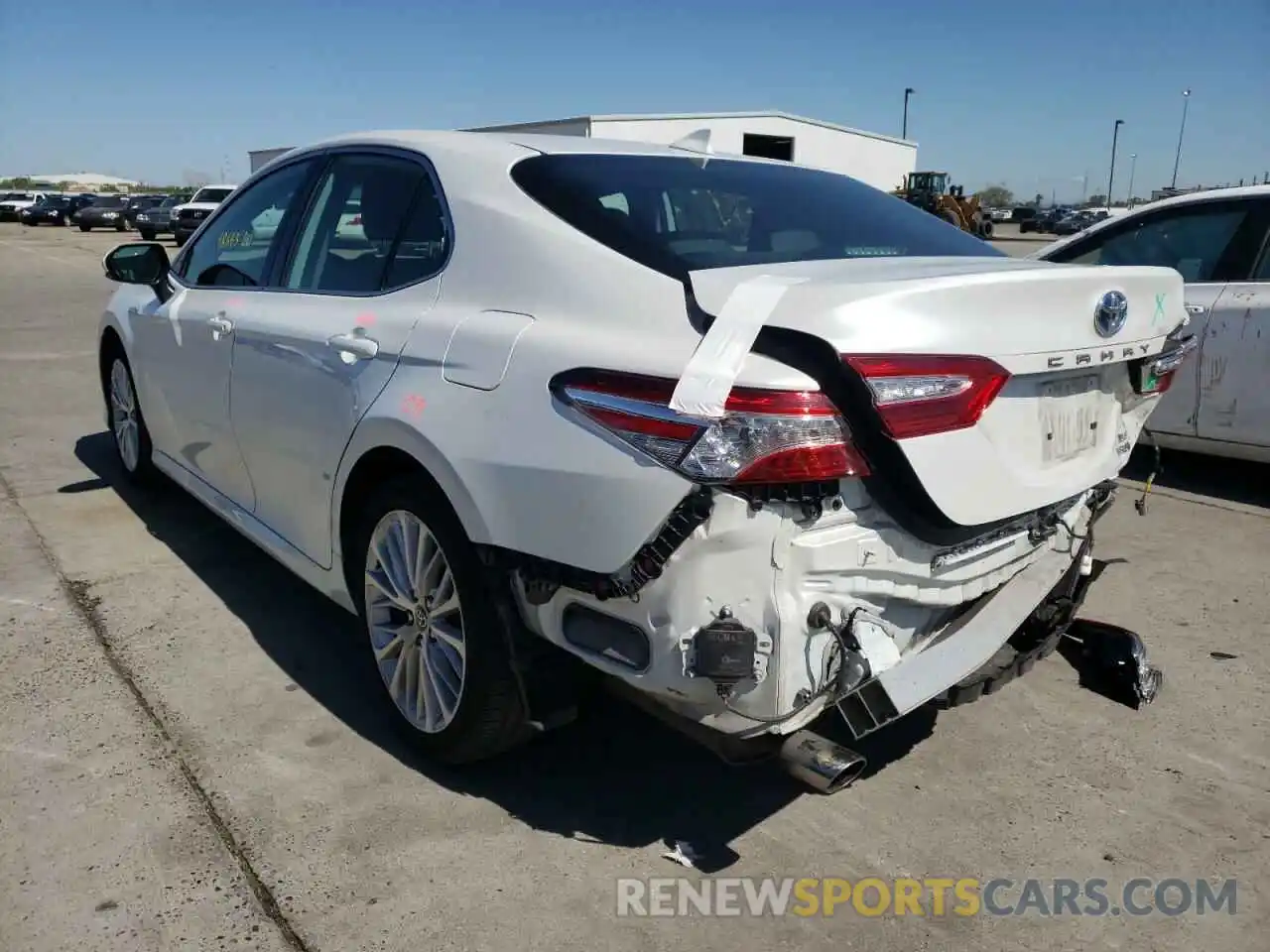 3 Photograph of a damaged car 4T1F31AK1LU013744 TOYOTA CAMRY 2020