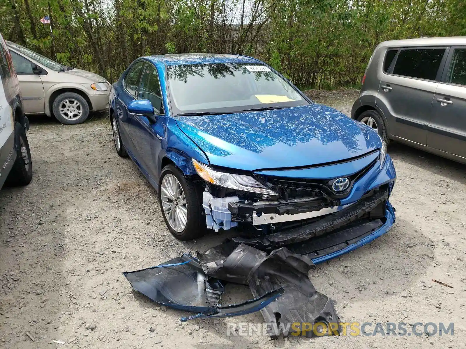 1 Photograph of a damaged car 4T1F31AK1LU015851 TOYOTA CAMRY 2020