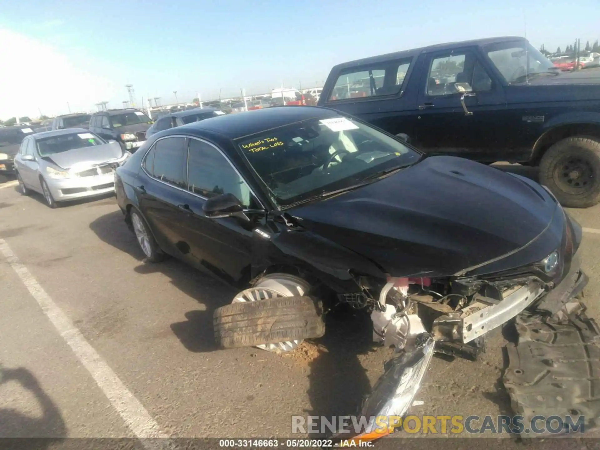 1 Photograph of a damaged car 4T1F31AK1LU015932 TOYOTA CAMRY 2020