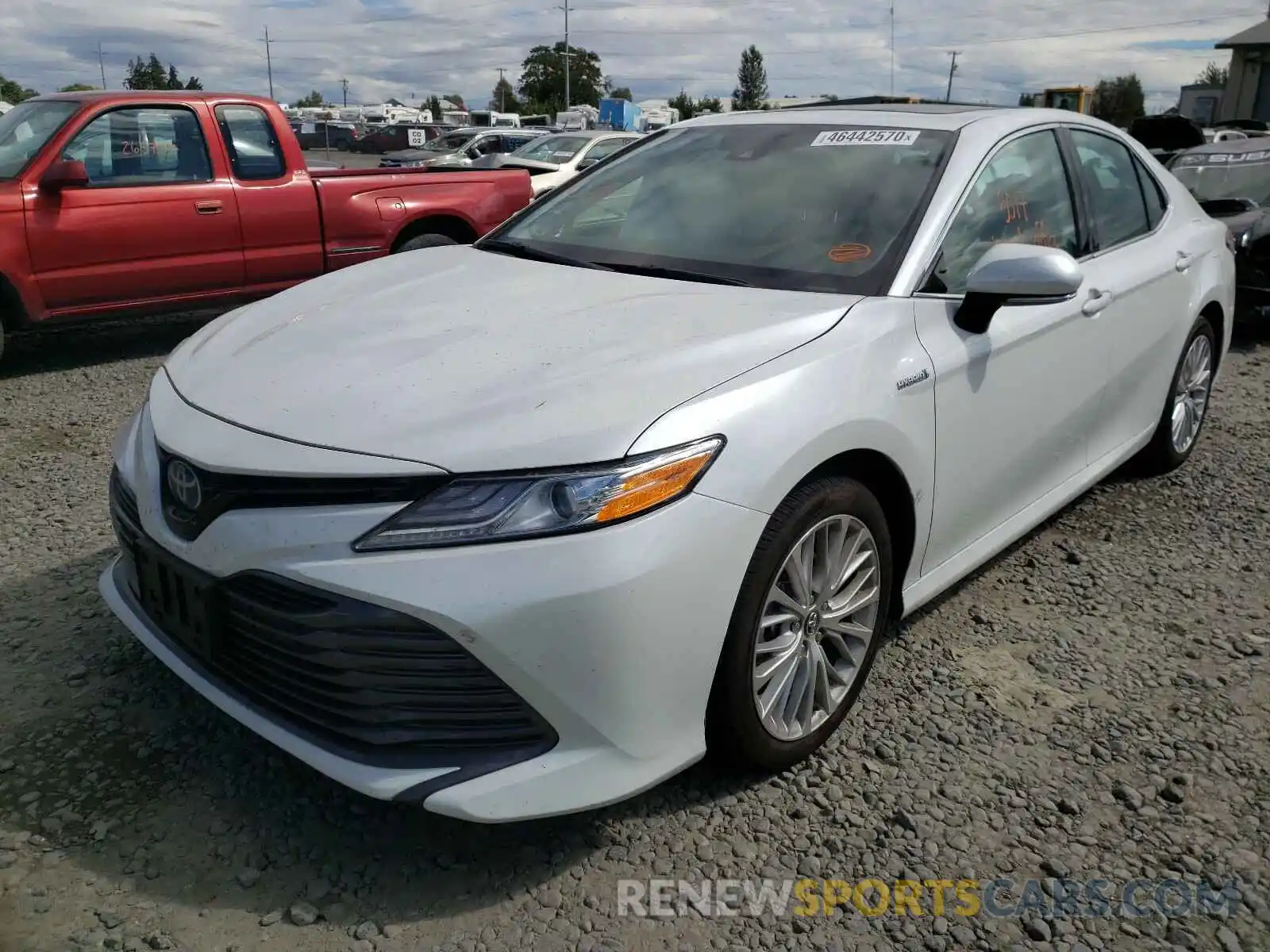 2 Photograph of a damaged car 4T1F31AK1LU520739 TOYOTA CAMRY 2020