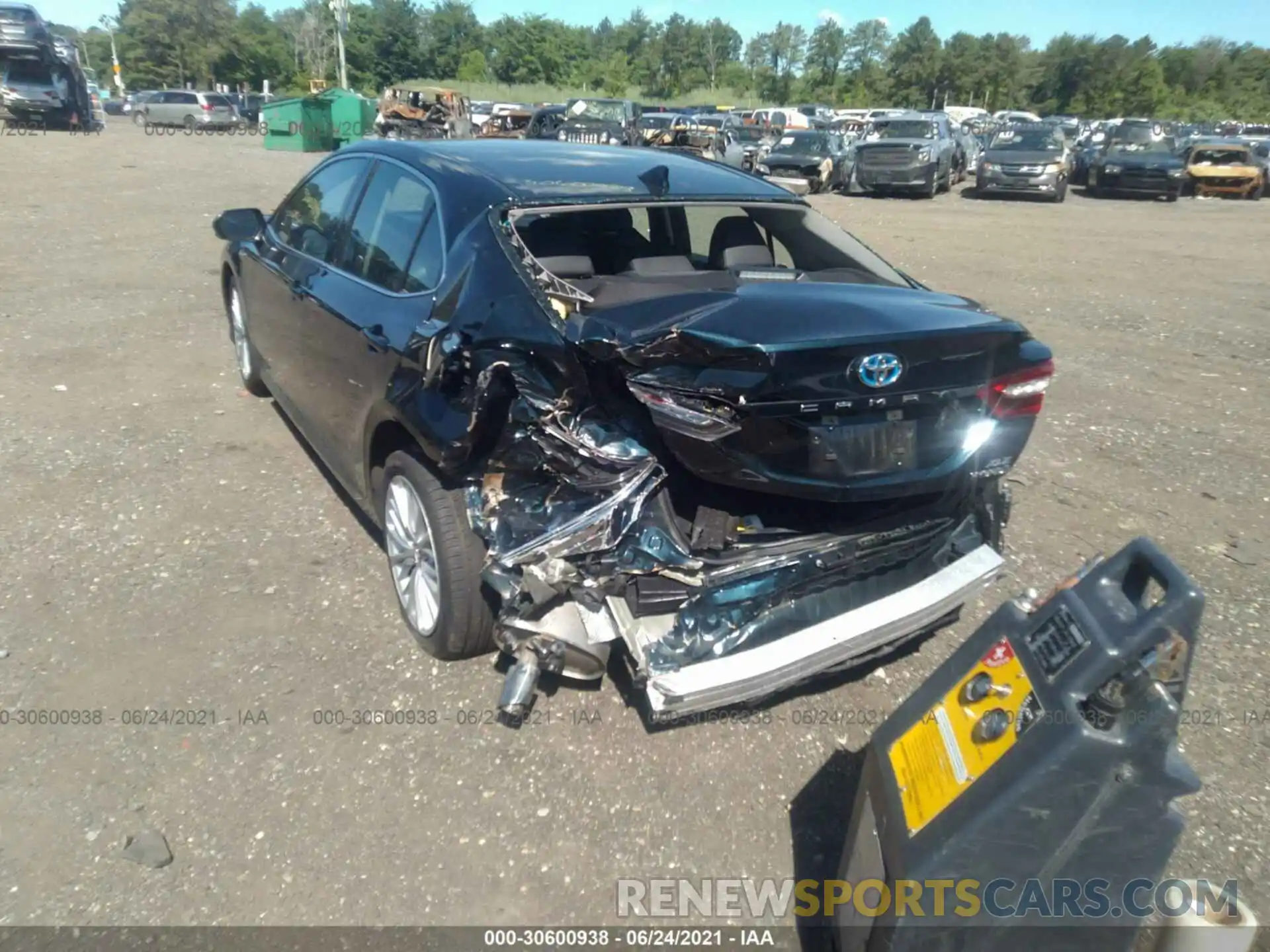 6 Photograph of a damaged car 4T1F31AK1LU525990 TOYOTA CAMRY 2020