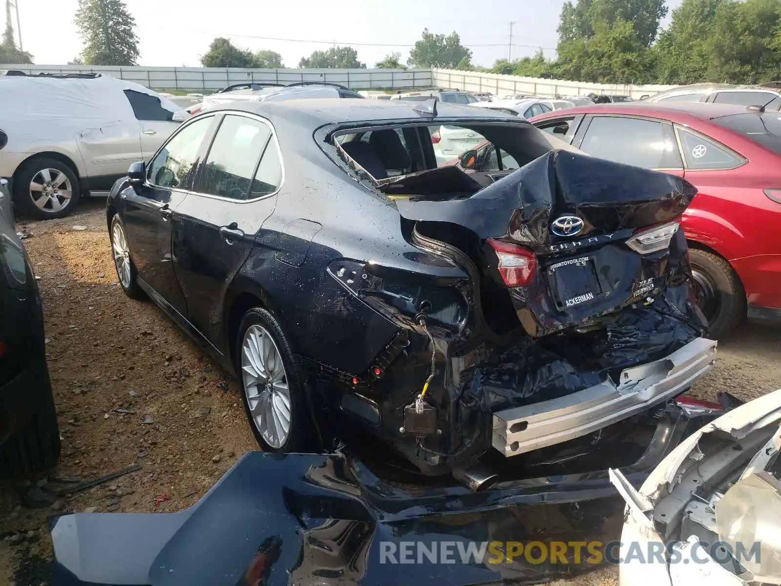 3 Photograph of a damaged car 4T1F31AK1LU530655 TOYOTA CAMRY 2020