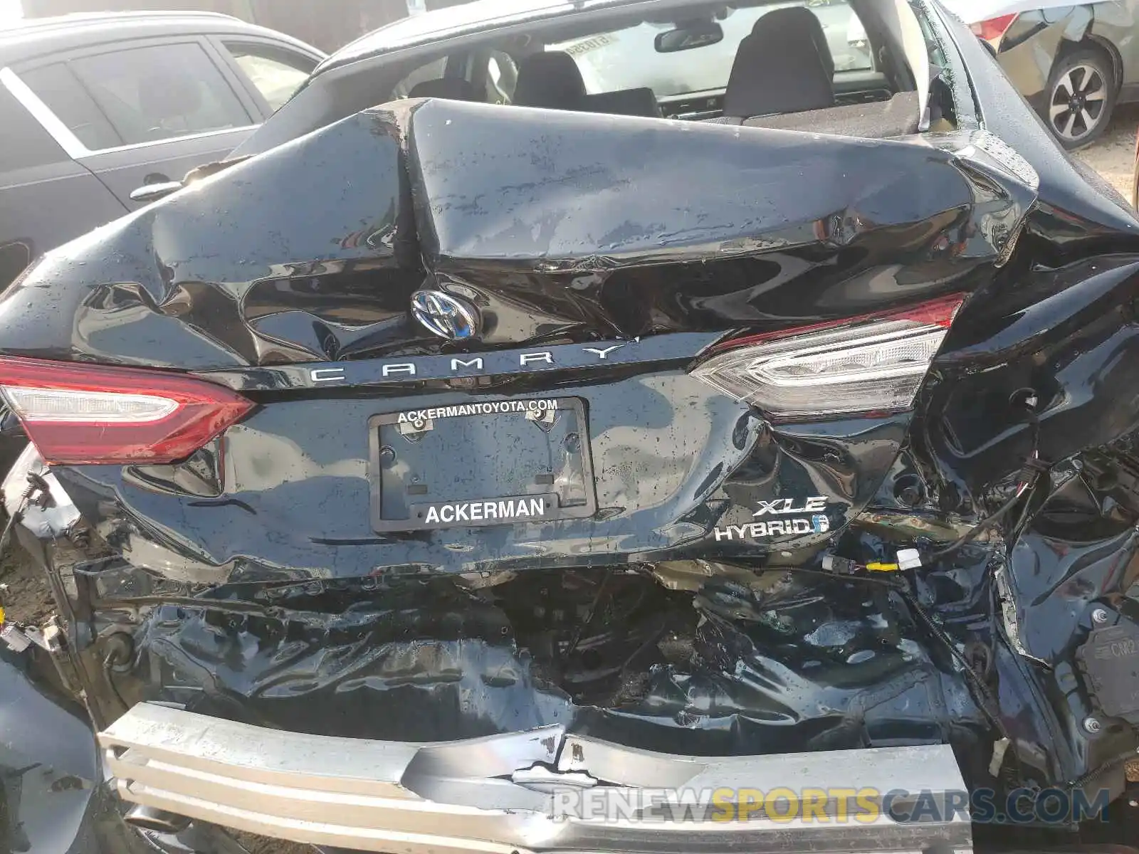 9 Photograph of a damaged car 4T1F31AK1LU530655 TOYOTA CAMRY 2020