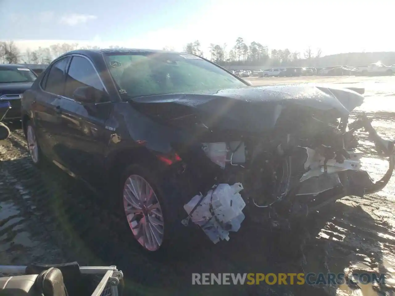 1 Photograph of a damaged car 4T1F31AK1LU536326 TOYOTA CAMRY 2020