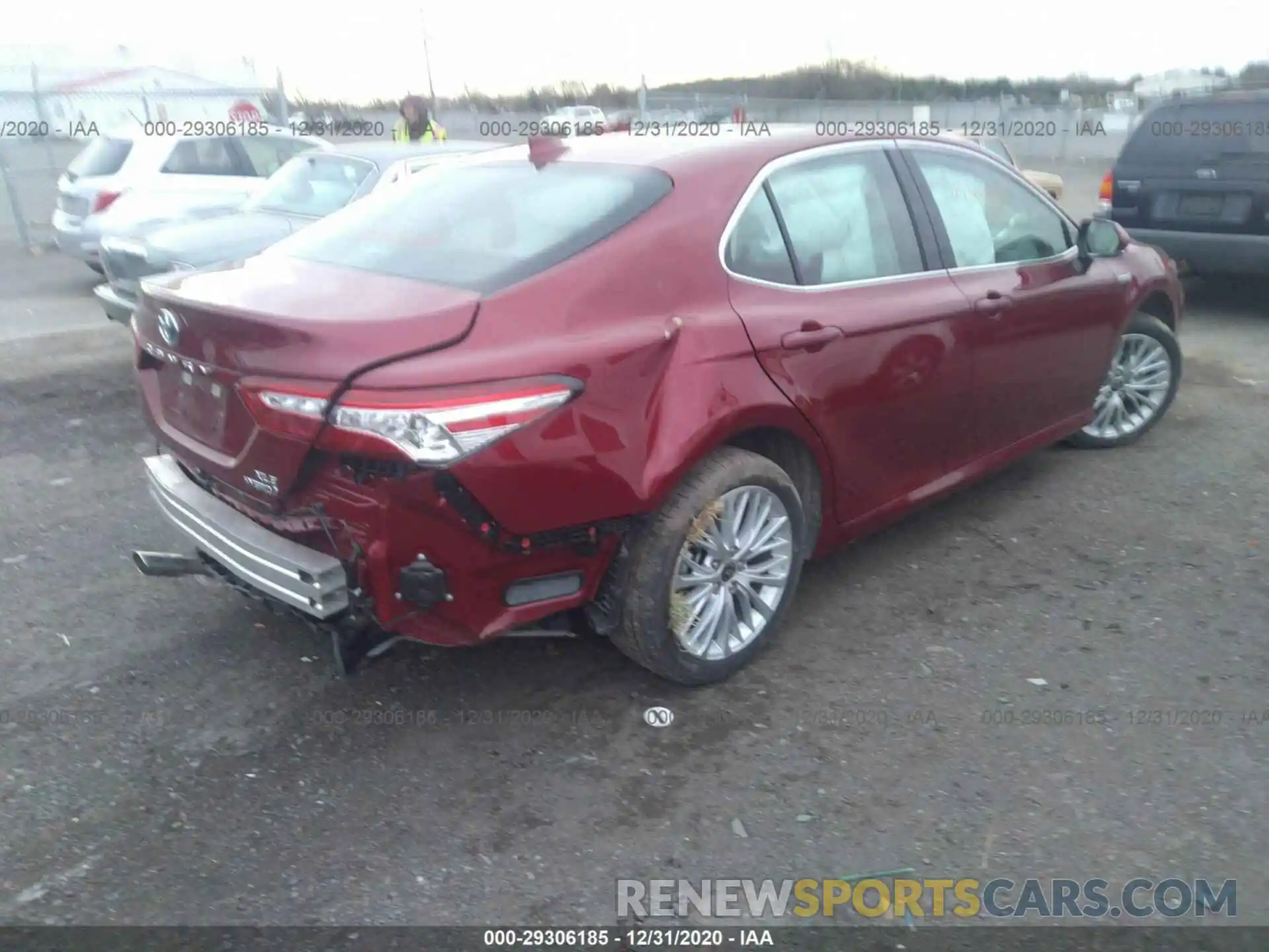 4 Photograph of a damaged car 4T1F31AK1LU544975 TOYOTA CAMRY 2020