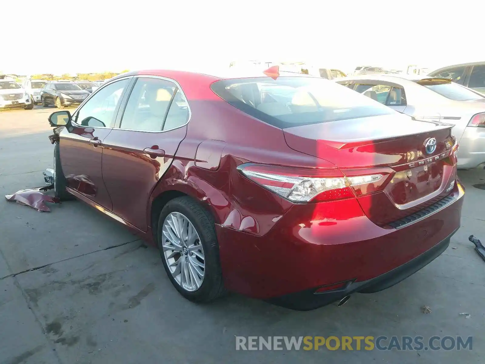 3 Photograph of a damaged car 4T1F31AK2LU009170 TOYOTA CAMRY 2020