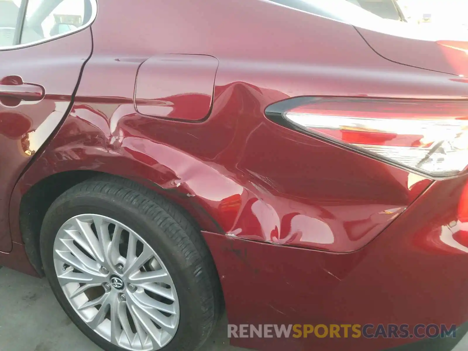 9 Photograph of a damaged car 4T1F31AK2LU009170 TOYOTA CAMRY 2020