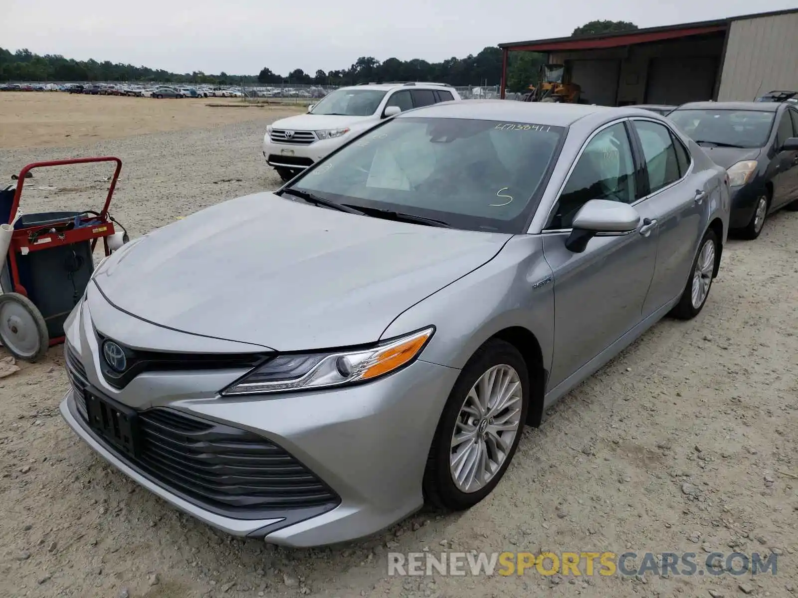 2 Photograph of a damaged car 4T1F31AK2LU519597 TOYOTA CAMRY 2020