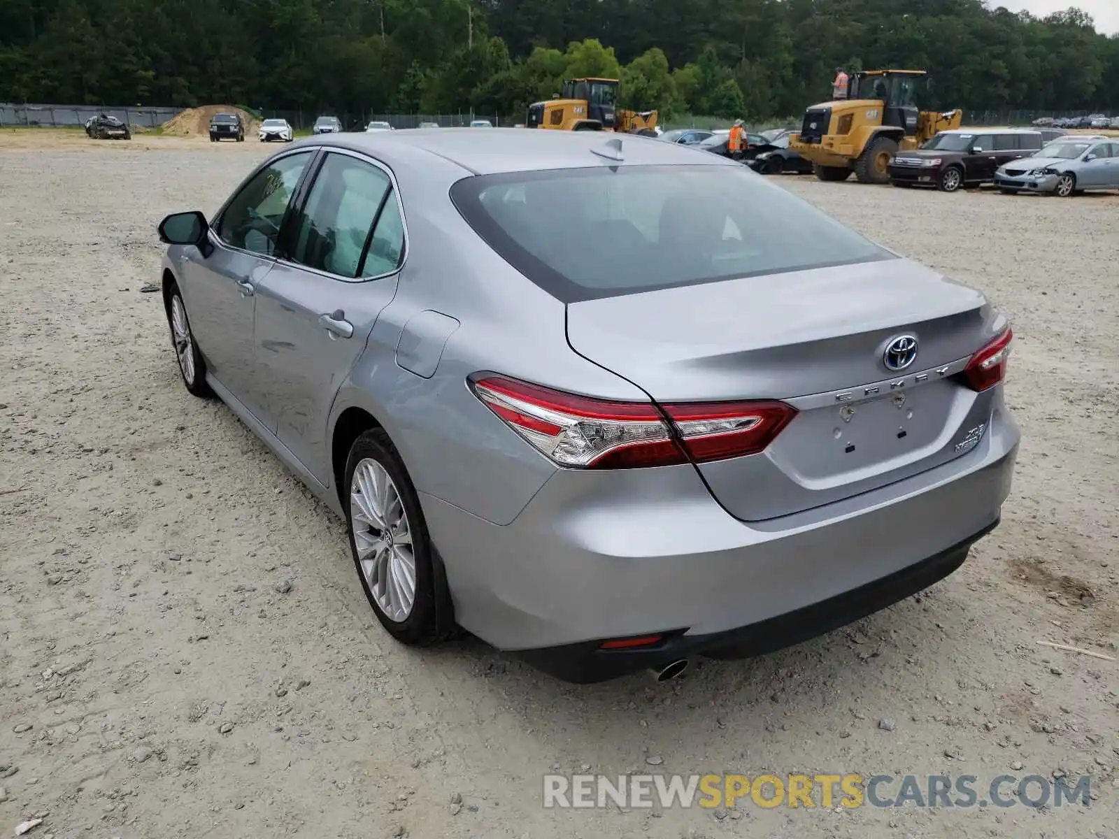 3 Photograph of a damaged car 4T1F31AK2LU519597 TOYOTA CAMRY 2020