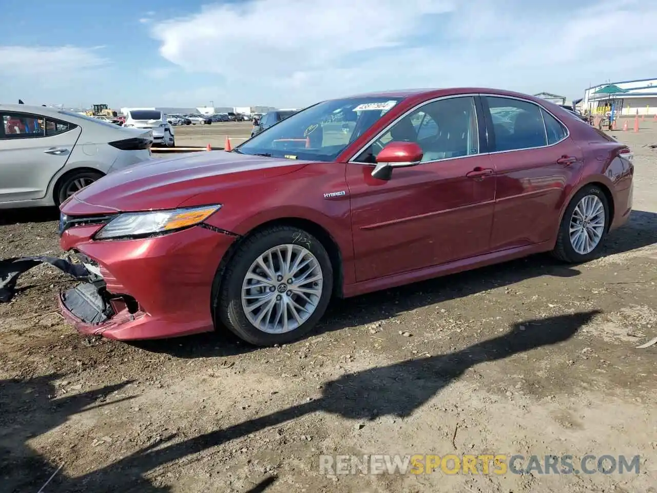 1 Photograph of a damaged car 4T1F31AK2LU523682 TOYOTA CAMRY 2020