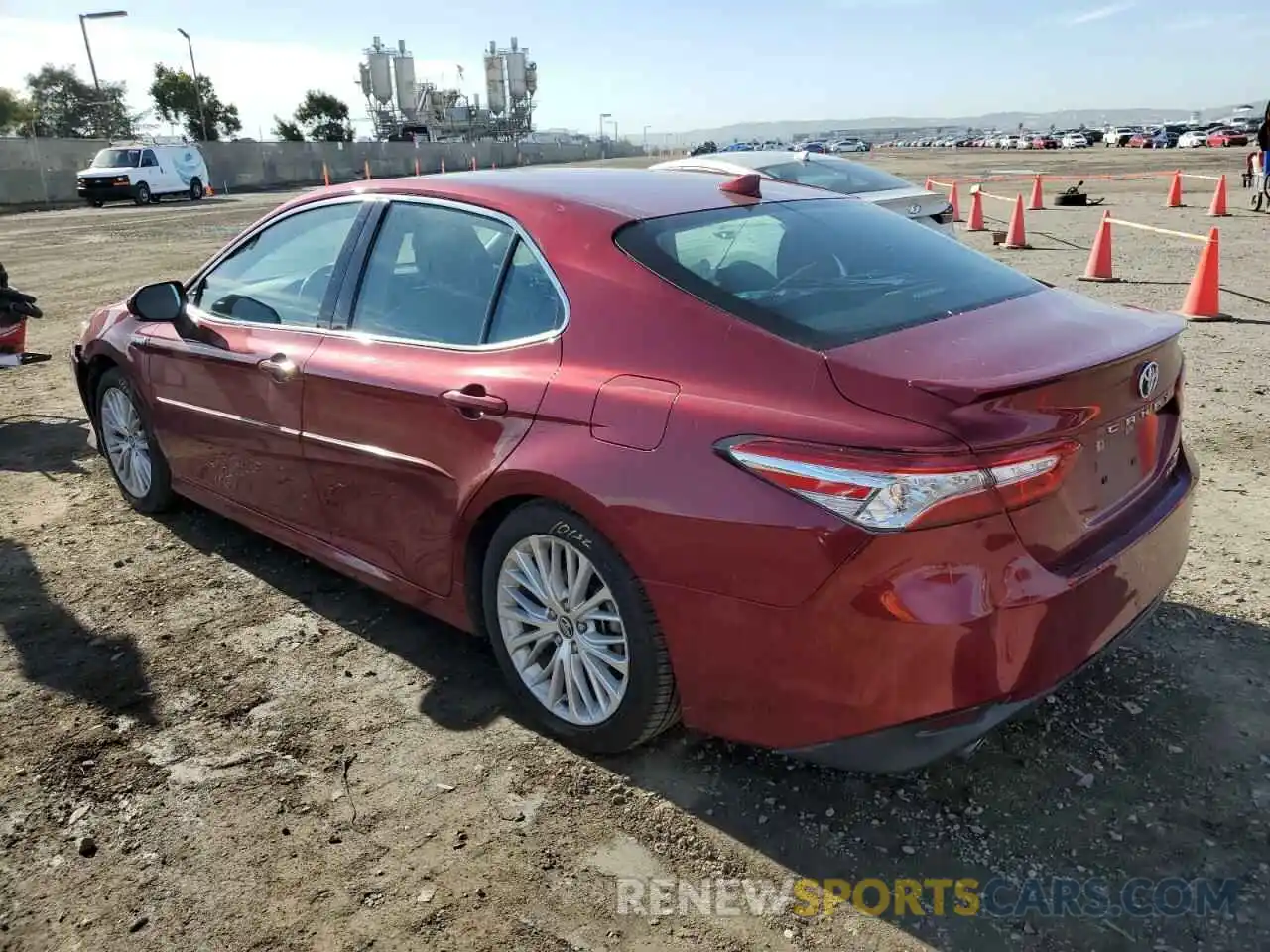 2 Photograph of a damaged car 4T1F31AK2LU523682 TOYOTA CAMRY 2020