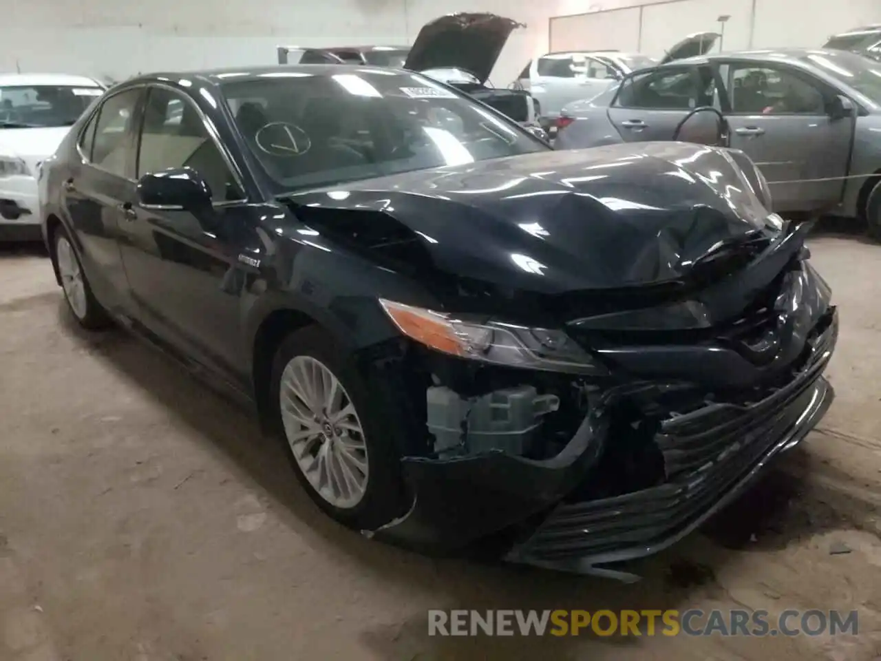 1 Photograph of a damaged car 4T1F31AK2LU524069 TOYOTA CAMRY 2020