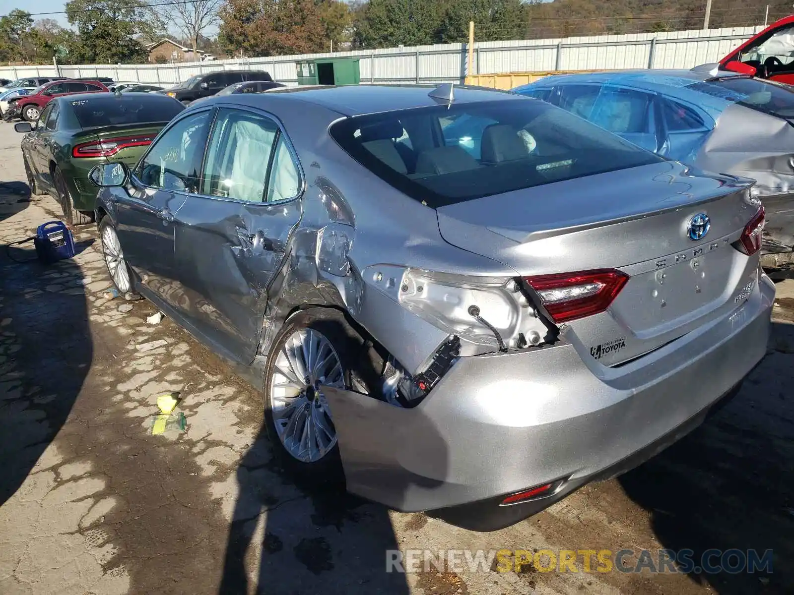 3 Photograph of a damaged car 4T1F31AK2LU525044 TOYOTA CAMRY 2020