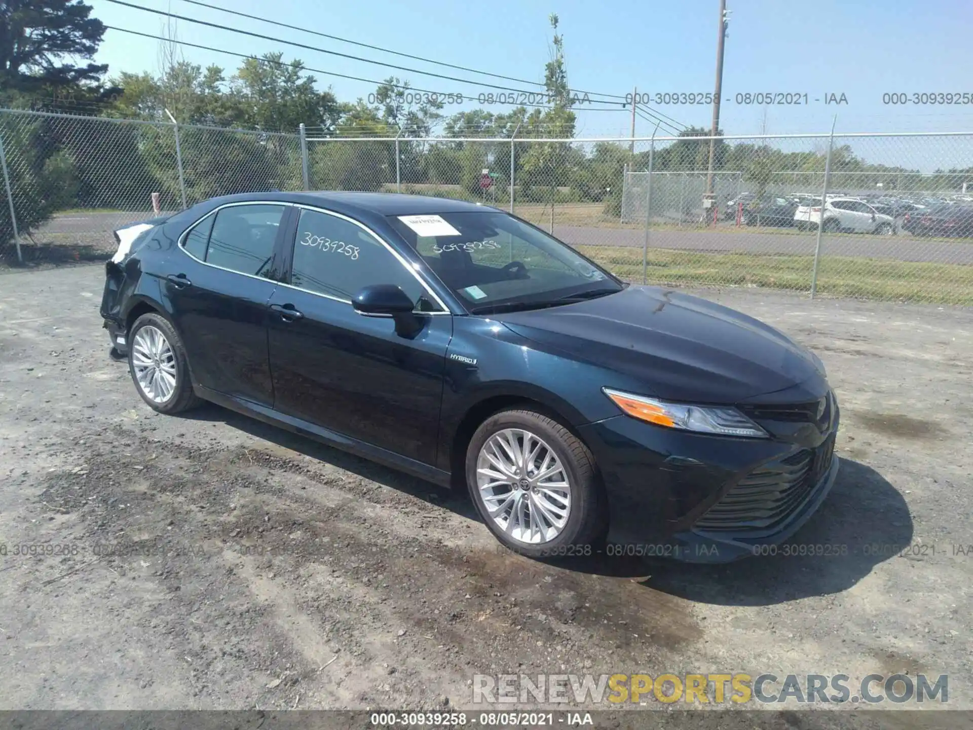 1 Photograph of a damaged car 4T1F31AK2LU538182 TOYOTA CAMRY 2020