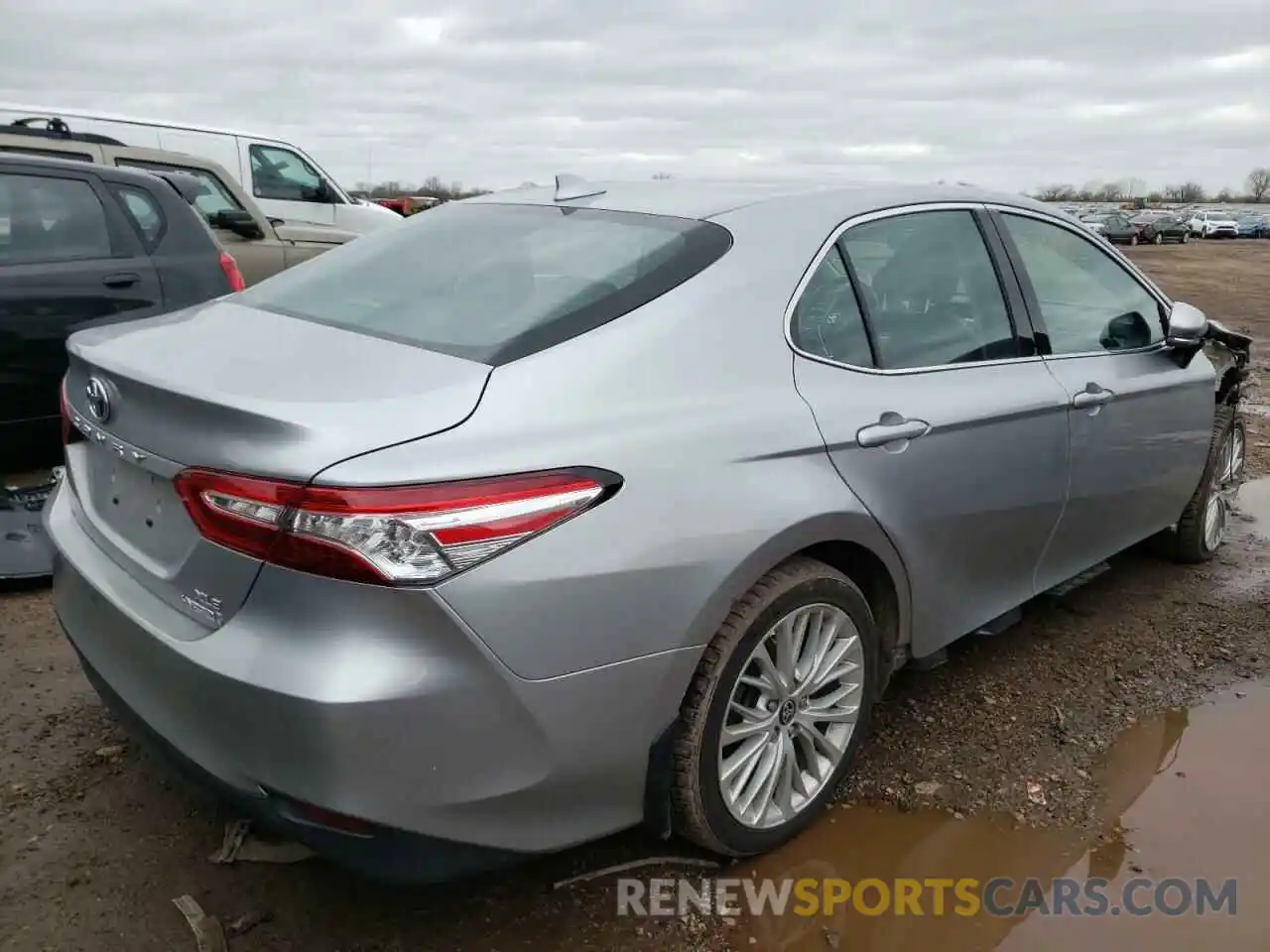 4 Photograph of a damaged car 4T1F31AK2LU539431 TOYOTA CAMRY 2020