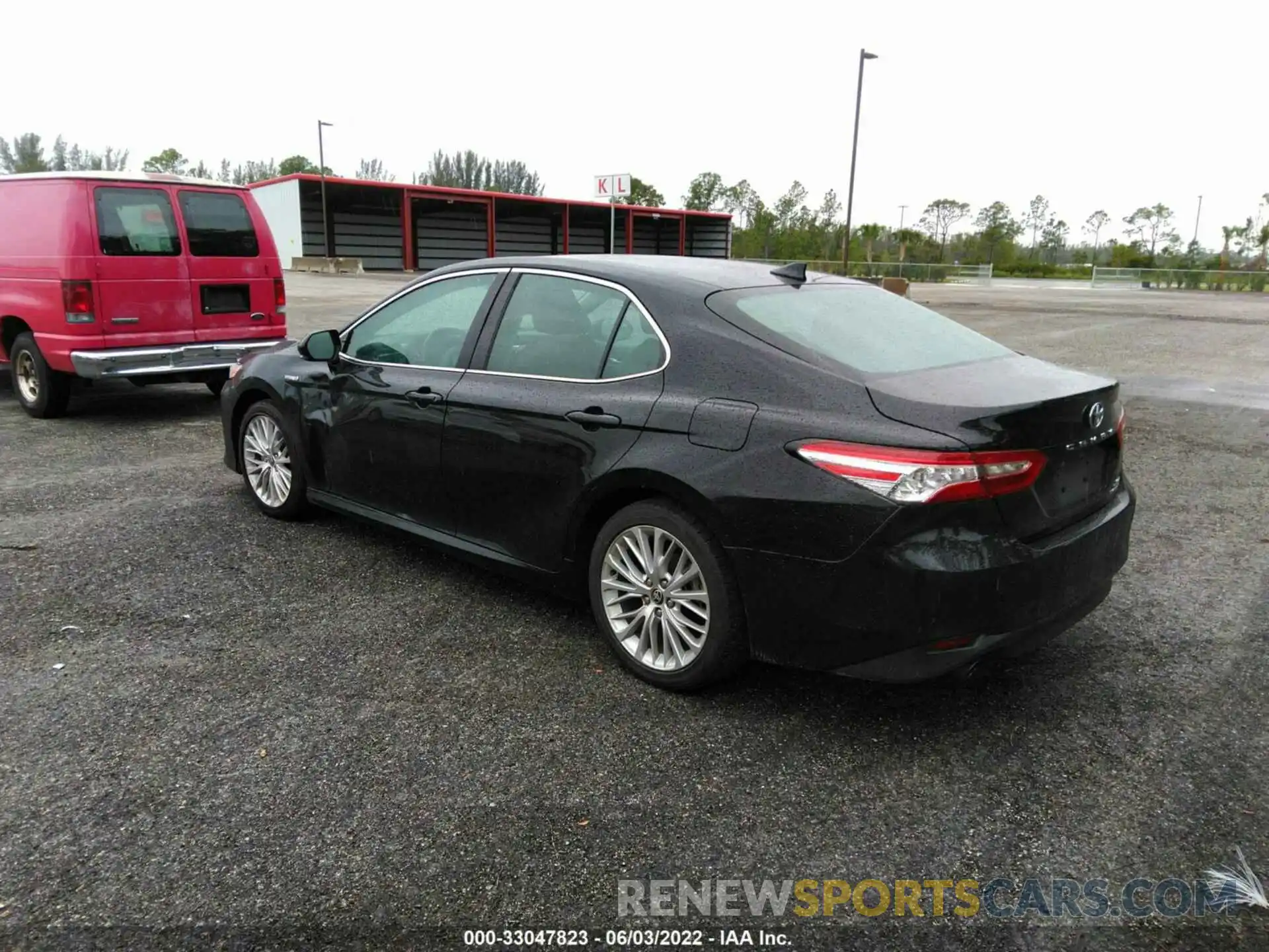 3 Photograph of a damaged car 4T1F31AK2LU539798 TOYOTA CAMRY 2020