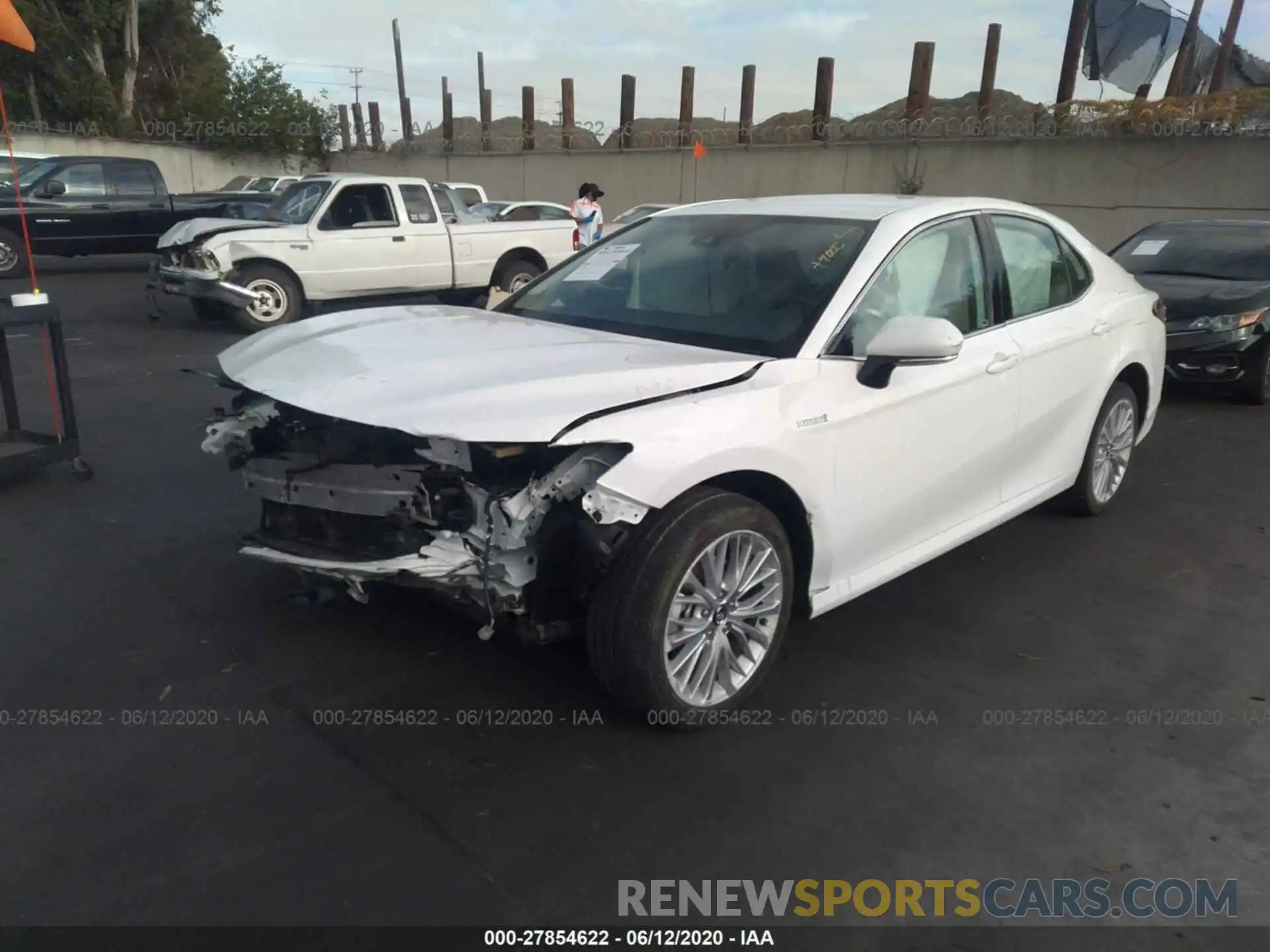 2 Photograph of a damaged car 4T1F31AK3LU009324 TOYOTA CAMRY 2020