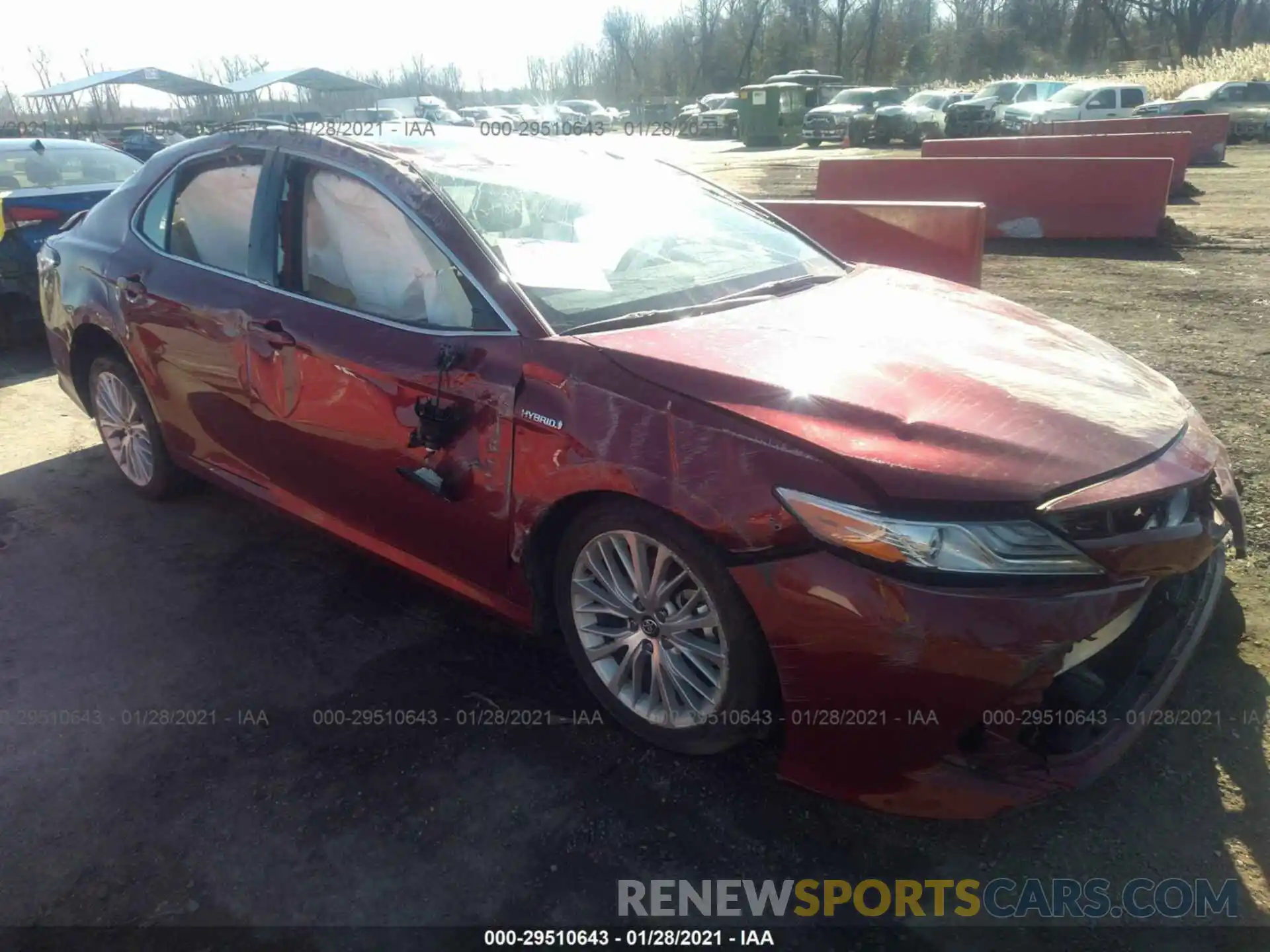 1 Photograph of a damaged car 4T1F31AK3LU009422 TOYOTA CAMRY 2020