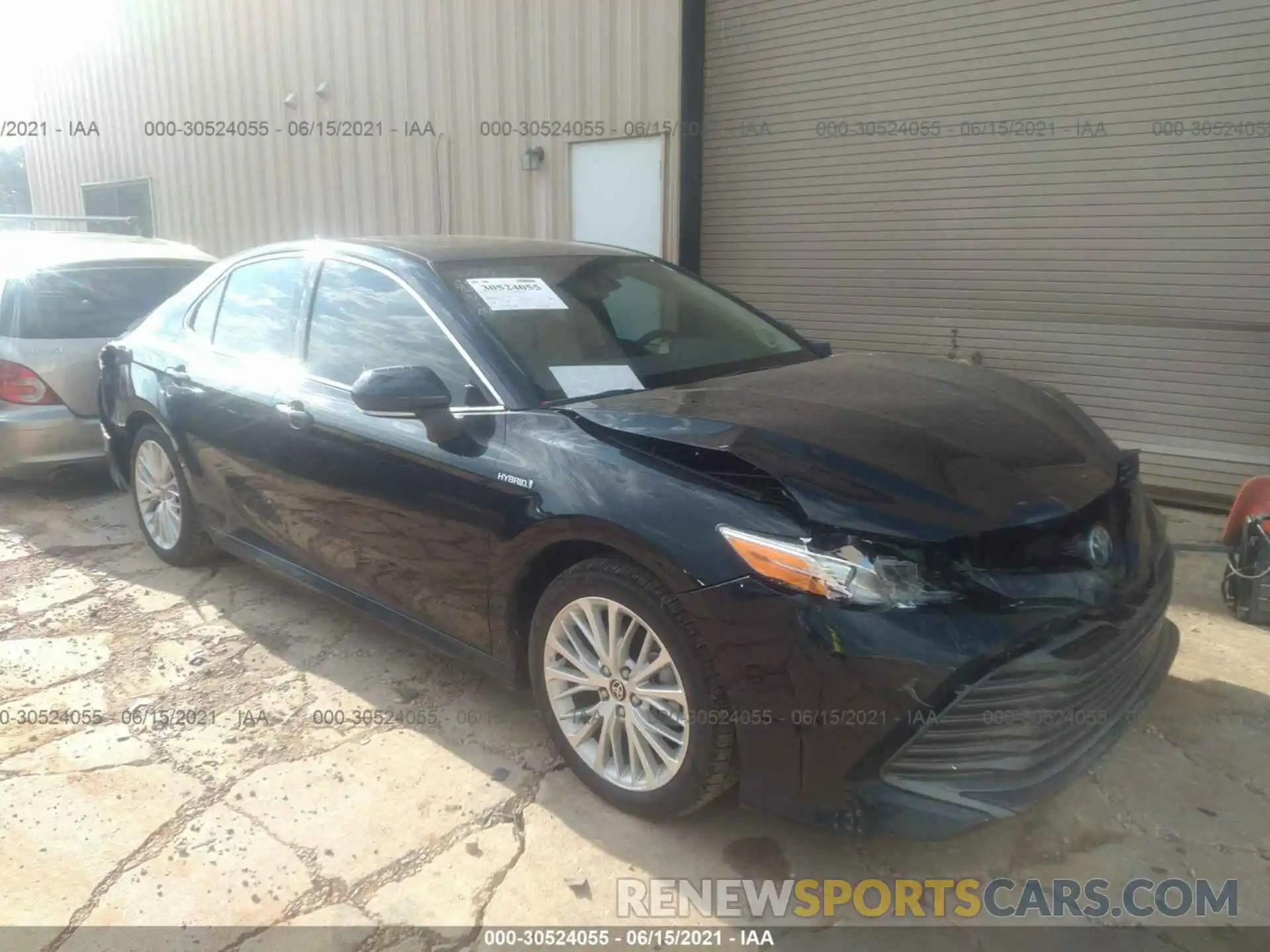 1 Photograph of a damaged car 4T1F31AK3LU014328 TOYOTA CAMRY 2020