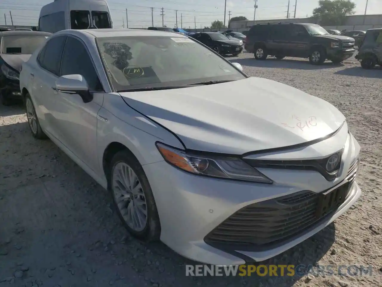 1 Photograph of a damaged car 4T1F31AK3LU014927 TOYOTA CAMRY 2020