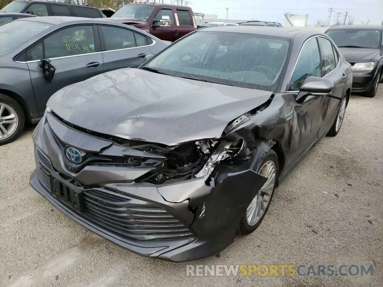 2 Photograph of a damaged car 4T1F31AK3LU519978 TOYOTA CAMRY 2020