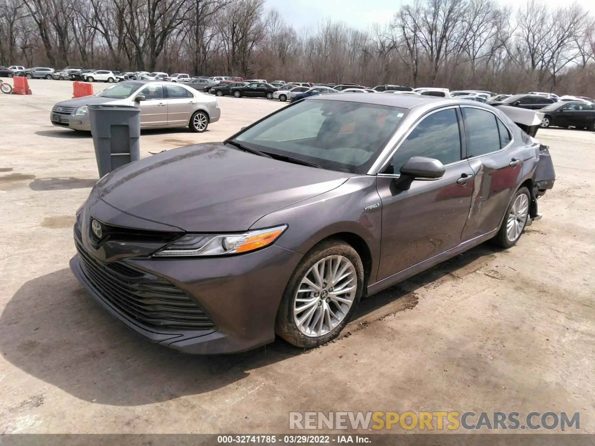 2 Photograph of a damaged car 4T1F31AK3LU525196 TOYOTA CAMRY 2020