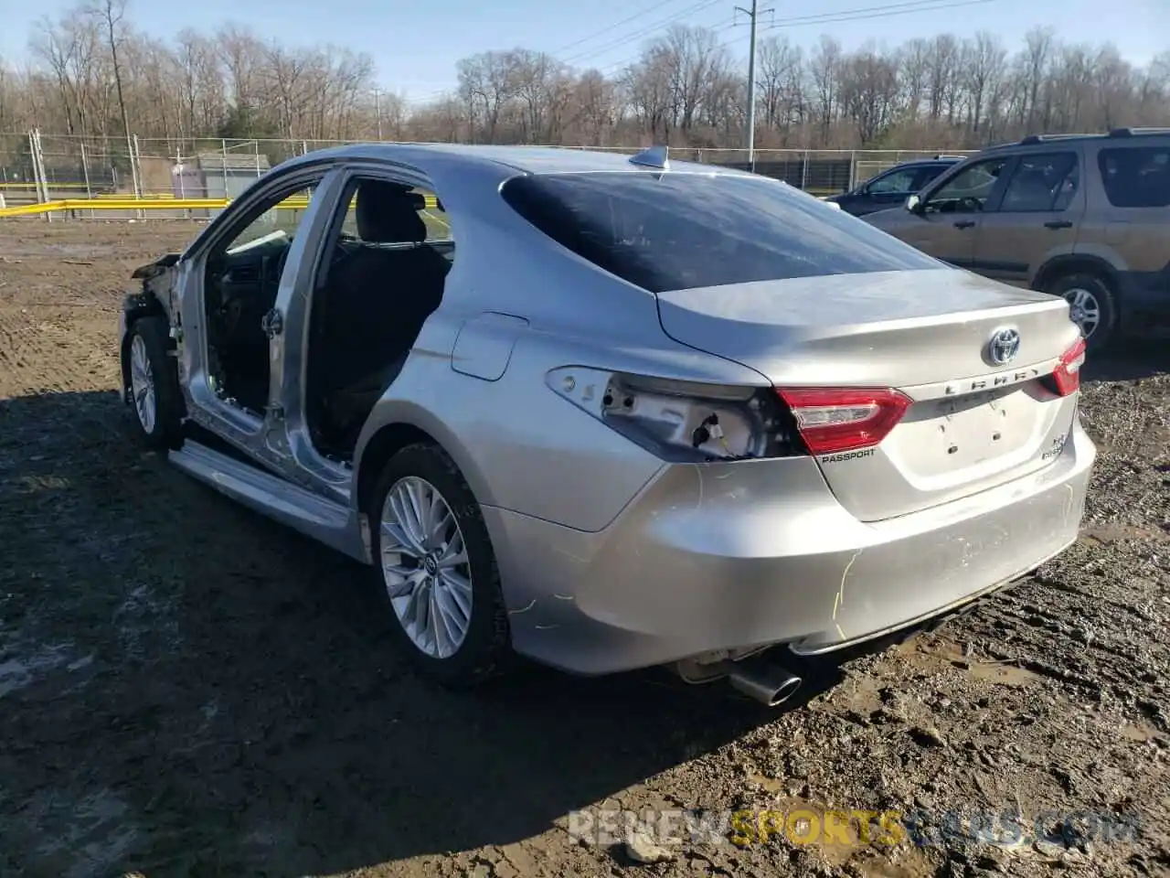 3 Photograph of a damaged car 4T1F31AK3LU527353 TOYOTA CAMRY 2020