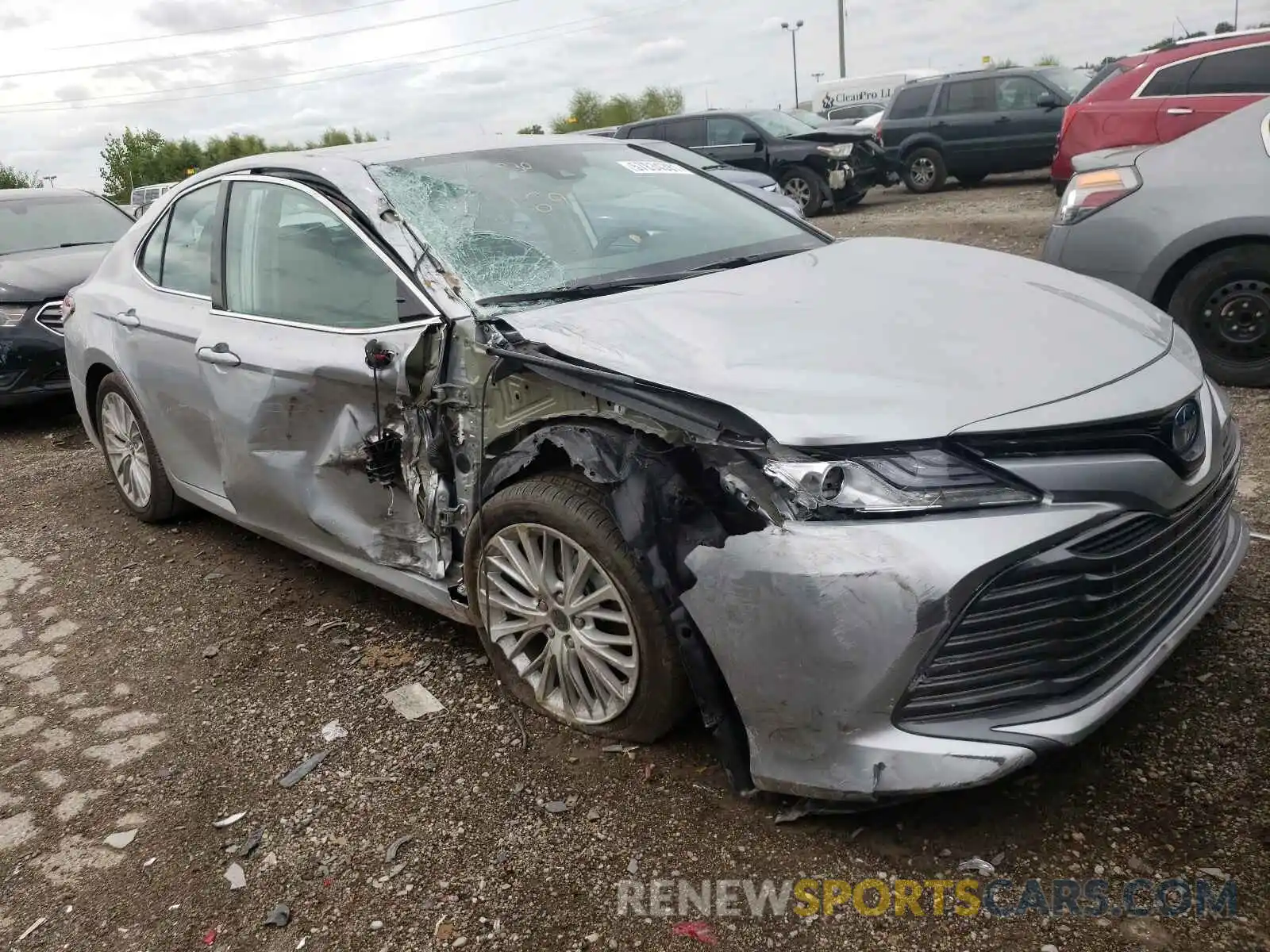 1 Photograph of a damaged car 4T1F31AK3LU530169 TOYOTA CAMRY 2020