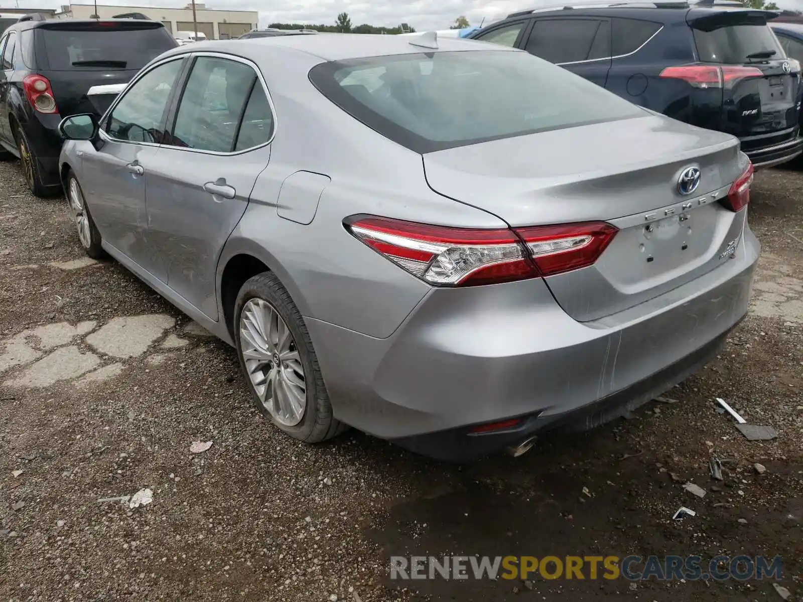 3 Photograph of a damaged car 4T1F31AK3LU530169 TOYOTA CAMRY 2020