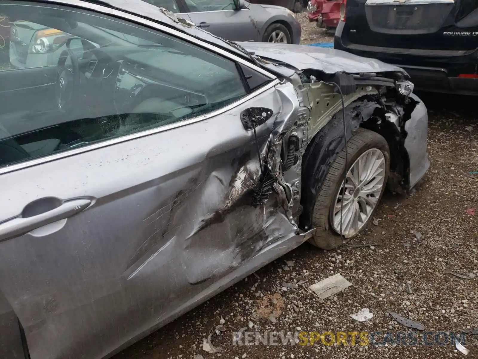 9 Photograph of a damaged car 4T1F31AK3LU530169 TOYOTA CAMRY 2020