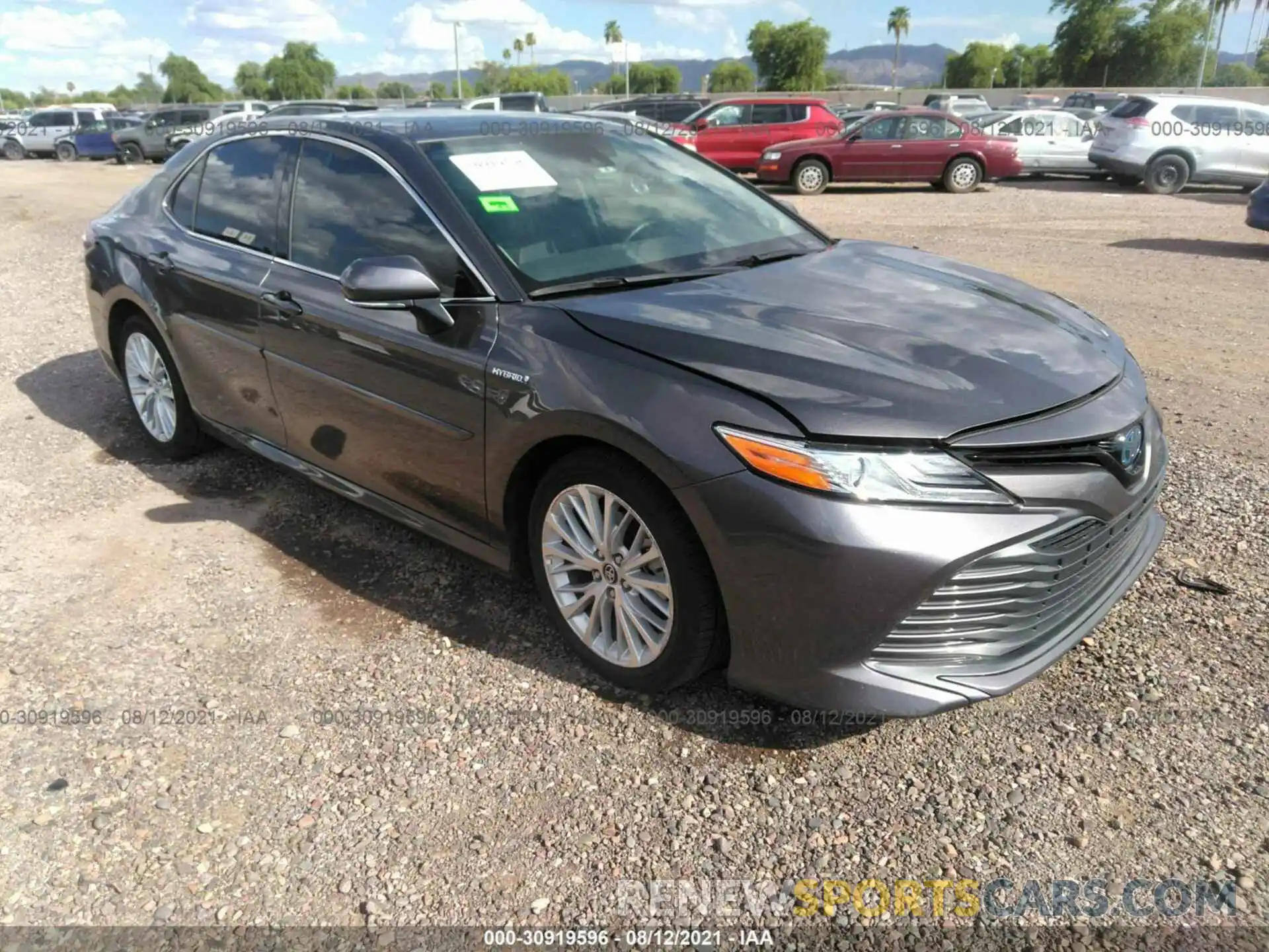 1 Photograph of a damaged car 4T1F31AK3LU531225 TOYOTA CAMRY 2020