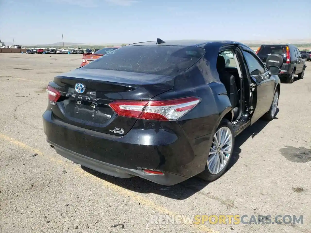 4 Photograph of a damaged car 4T1F31AK3LU545075 TOYOTA CAMRY 2020