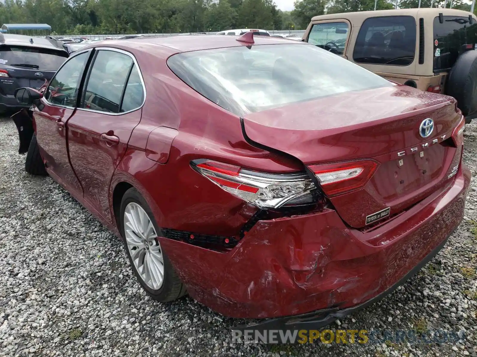 3 Photograph of a damaged car 4T1F31AK4LU010580 TOYOTA CAMRY 2020