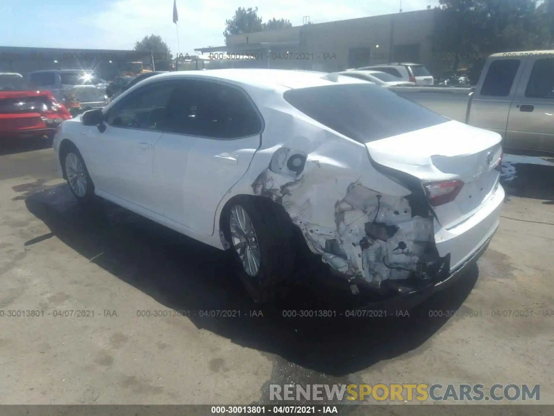 3 Photograph of a damaged car 4T1F31AK4LU016489 TOYOTA CAMRY 2020