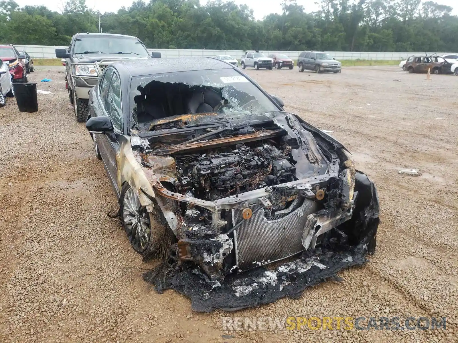 1 Photograph of a damaged car 4T1F31AK4LU520489 TOYOTA CAMRY 2020