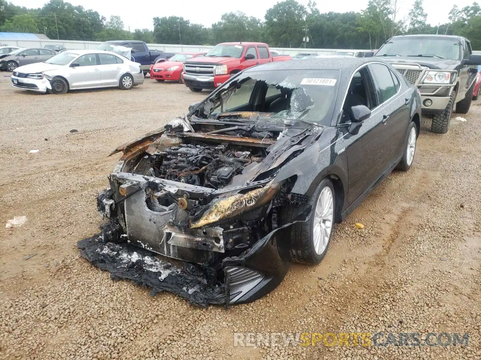 2 Photograph of a damaged car 4T1F31AK4LU520489 TOYOTA CAMRY 2020