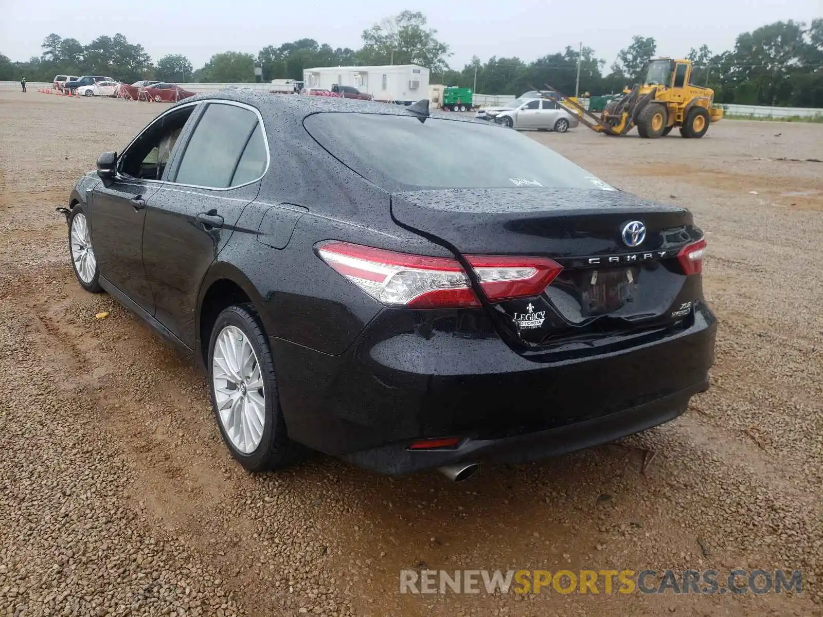 3 Photograph of a damaged car 4T1F31AK4LU520489 TOYOTA CAMRY 2020