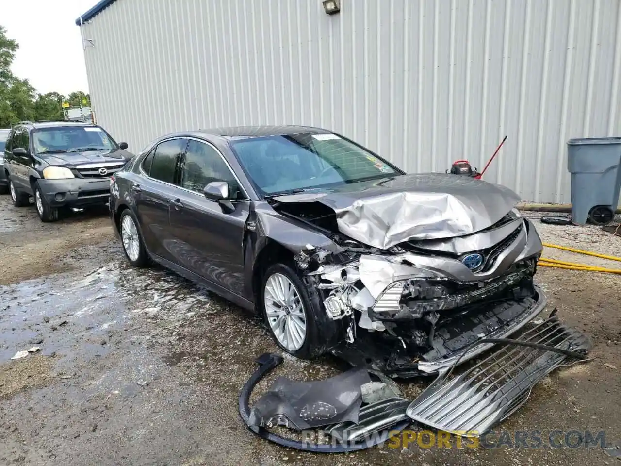 1 Photograph of a damaged car 4T1F31AK4LU534621 TOYOTA CAMRY 2020