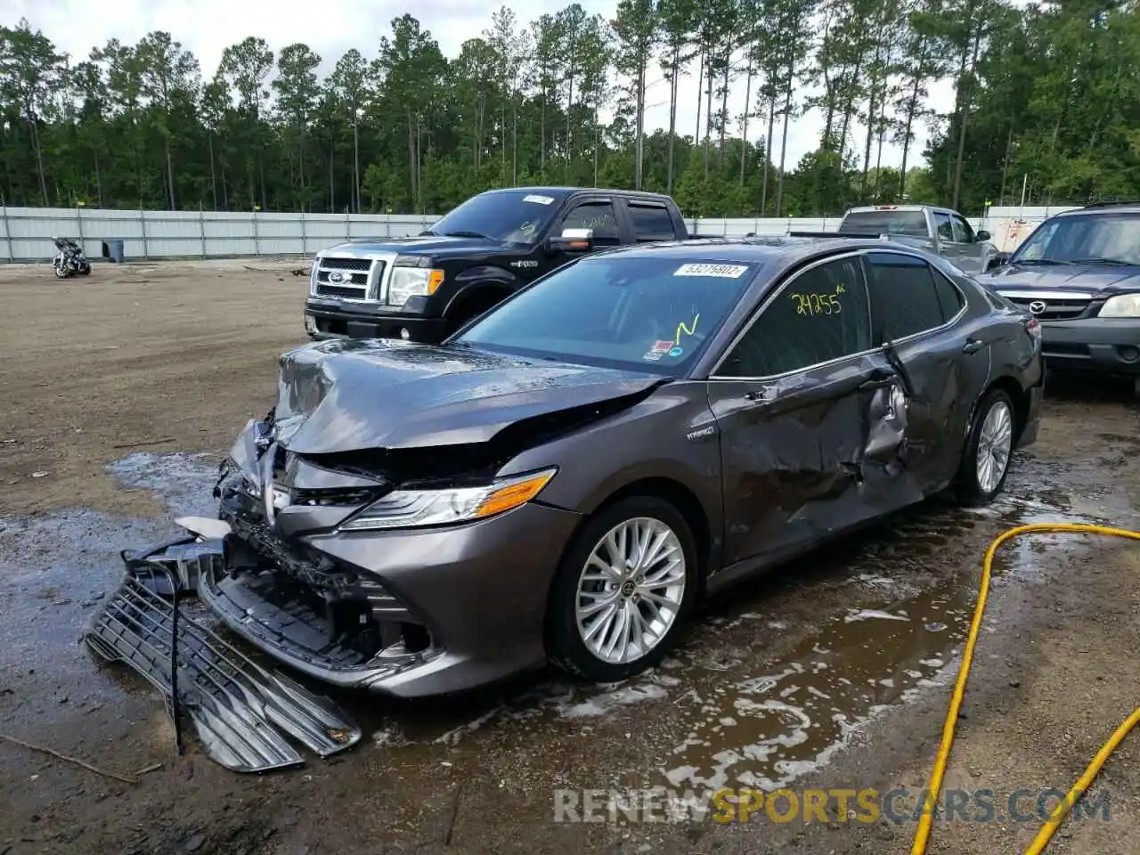 2 Photograph of a damaged car 4T1F31AK4LU534621 TOYOTA CAMRY 2020