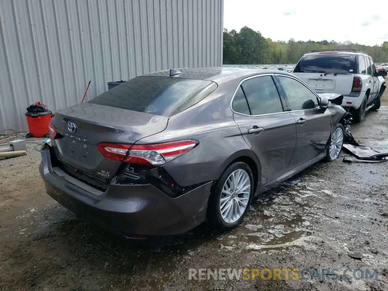 4 Photograph of a damaged car 4T1F31AK4LU534621 TOYOTA CAMRY 2020