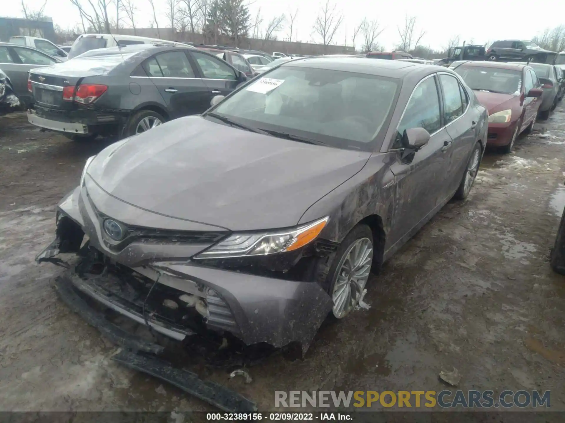 2 Photograph of a damaged car 4T1F31AK4LU536644 TOYOTA CAMRY 2020