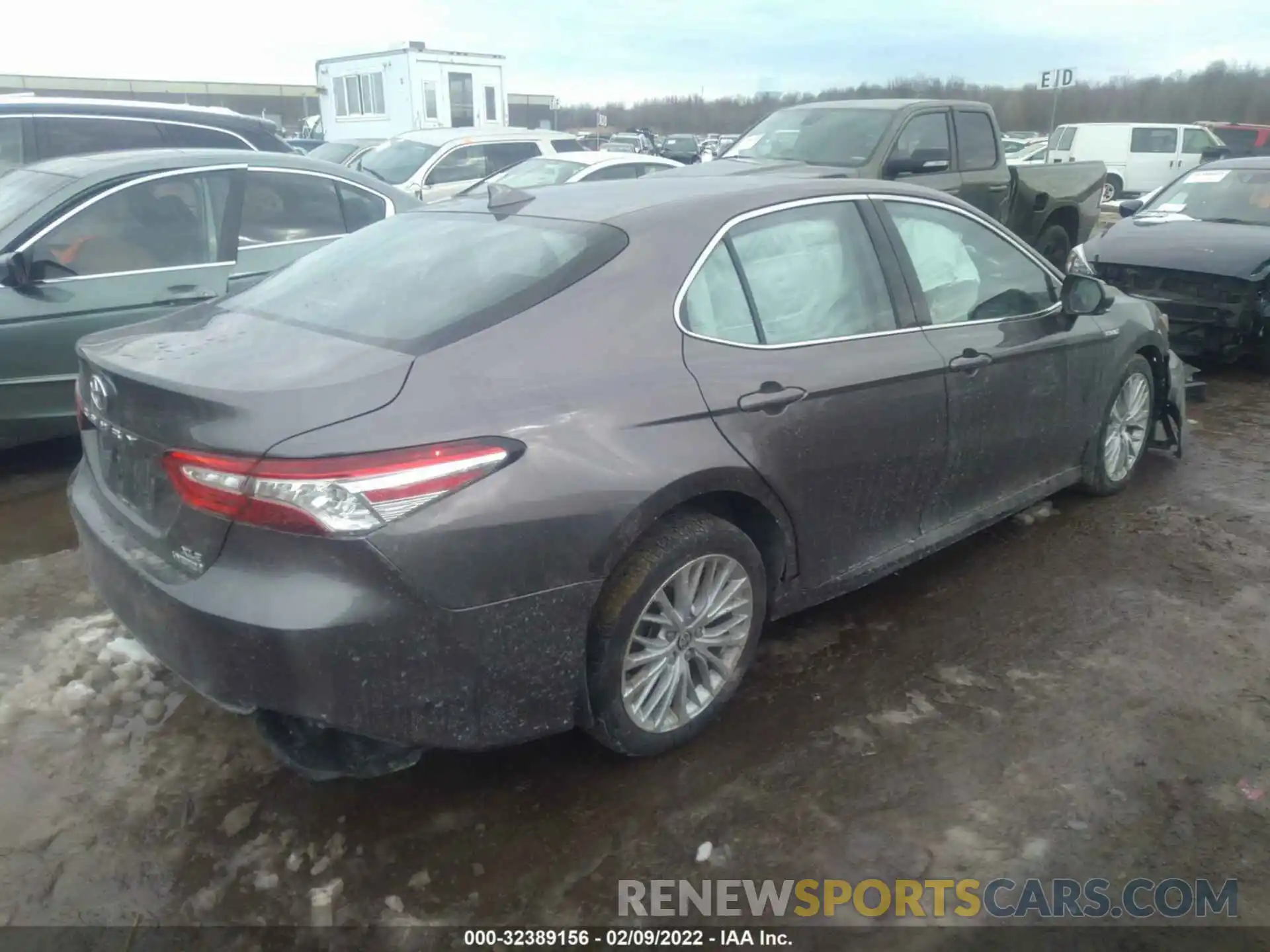 4 Фотография поврежденного автомобиля 4T1F31AK4LU536644 TOYOTA CAMRY 2020