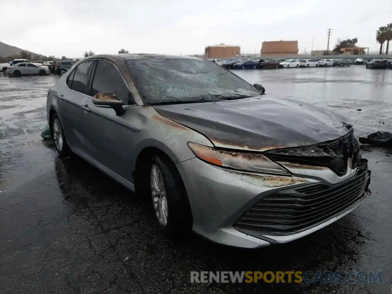 1 Photograph of a damaged car 4T1F31AK4LU538300 TOYOTA CAMRY 2020