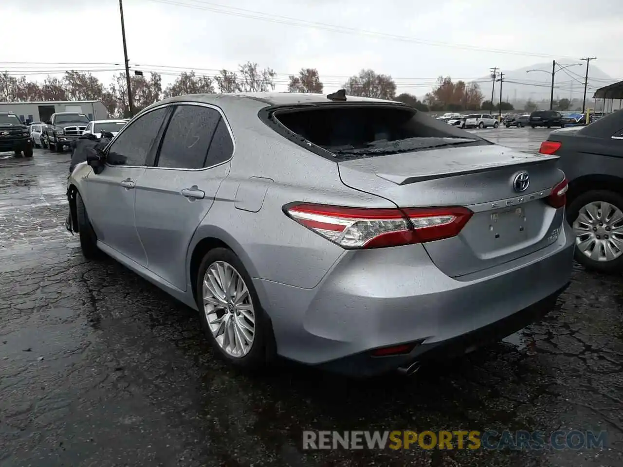 3 Photograph of a damaged car 4T1F31AK4LU538300 TOYOTA CAMRY 2020