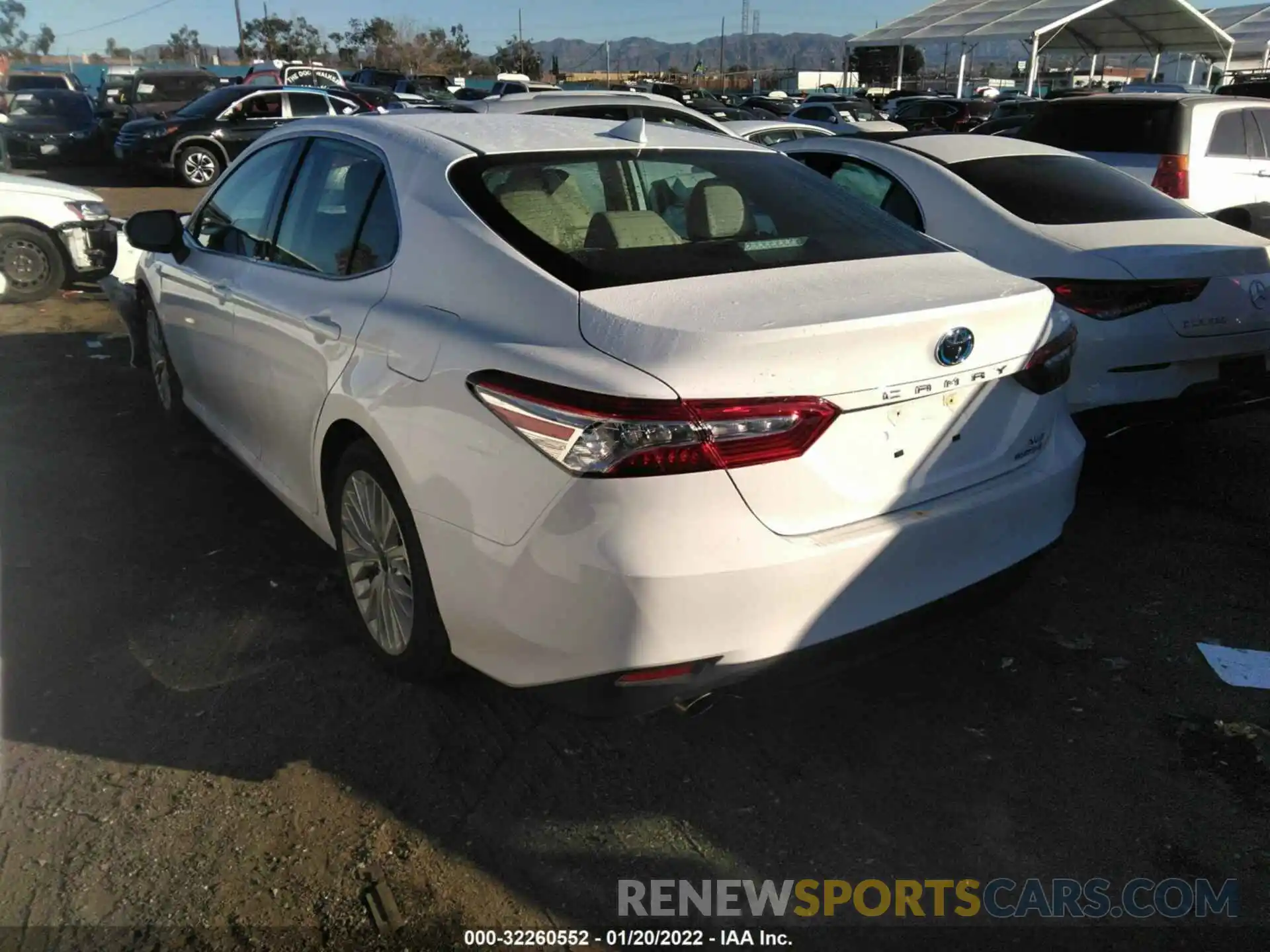 3 Photograph of a damaged car 4T1F31AK4LU543741 TOYOTA CAMRY 2020