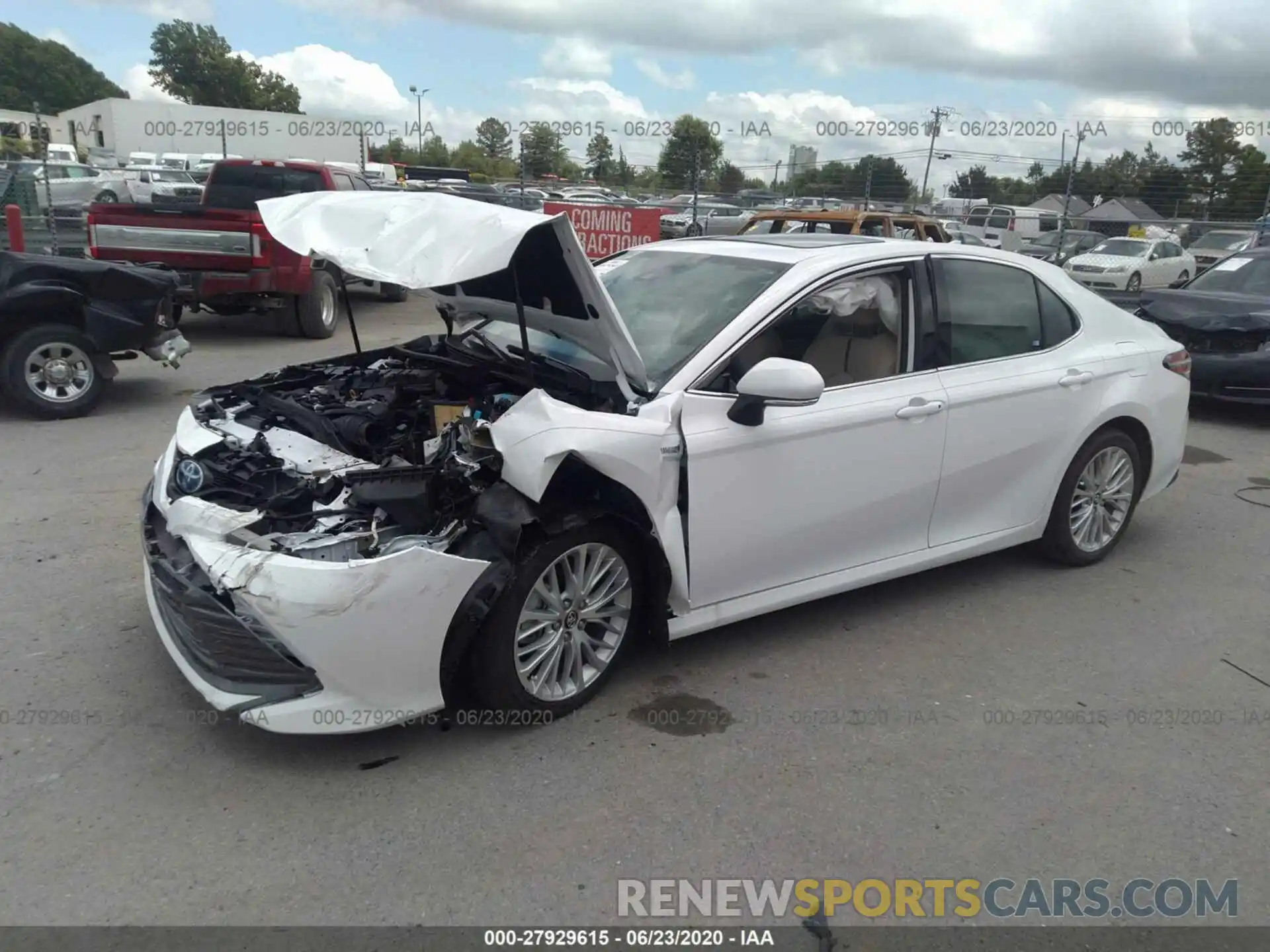 2 Photograph of a damaged car 4T1F31AK5LU011995 TOYOTA CAMRY 2020