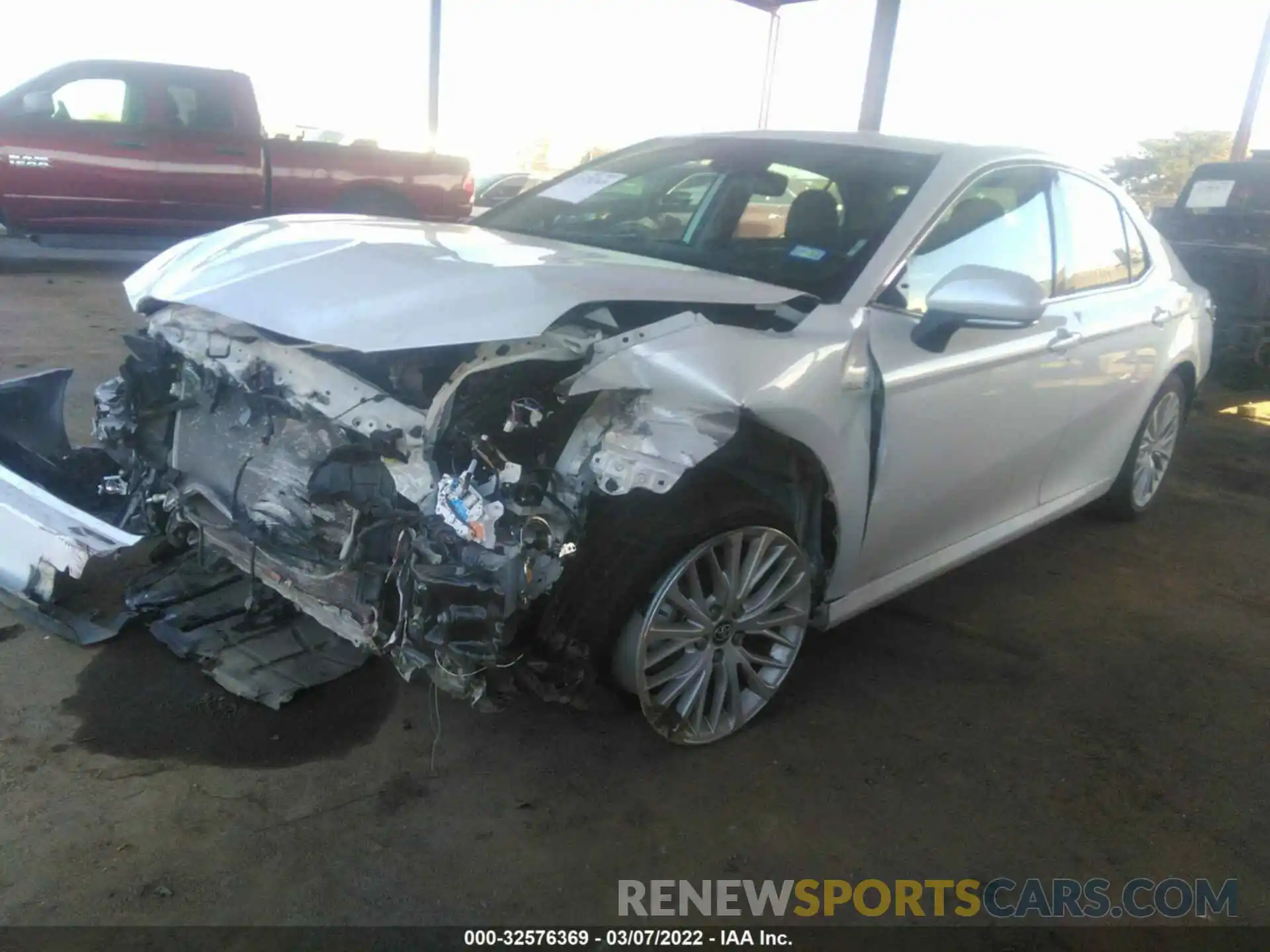 2 Photograph of a damaged car 4T1F31AK5LU523367 TOYOTA CAMRY 2020