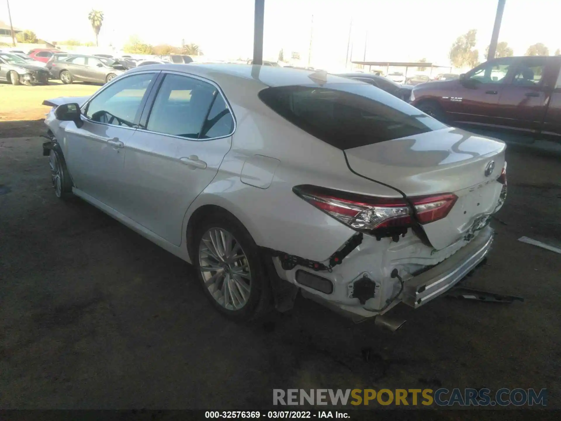 3 Photograph of a damaged car 4T1F31AK5LU523367 TOYOTA CAMRY 2020