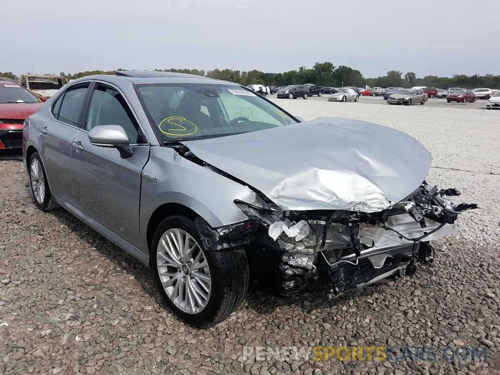 1 Photograph of a damaged car 4T1F31AK5LU526141 TOYOTA CAMRY 2020